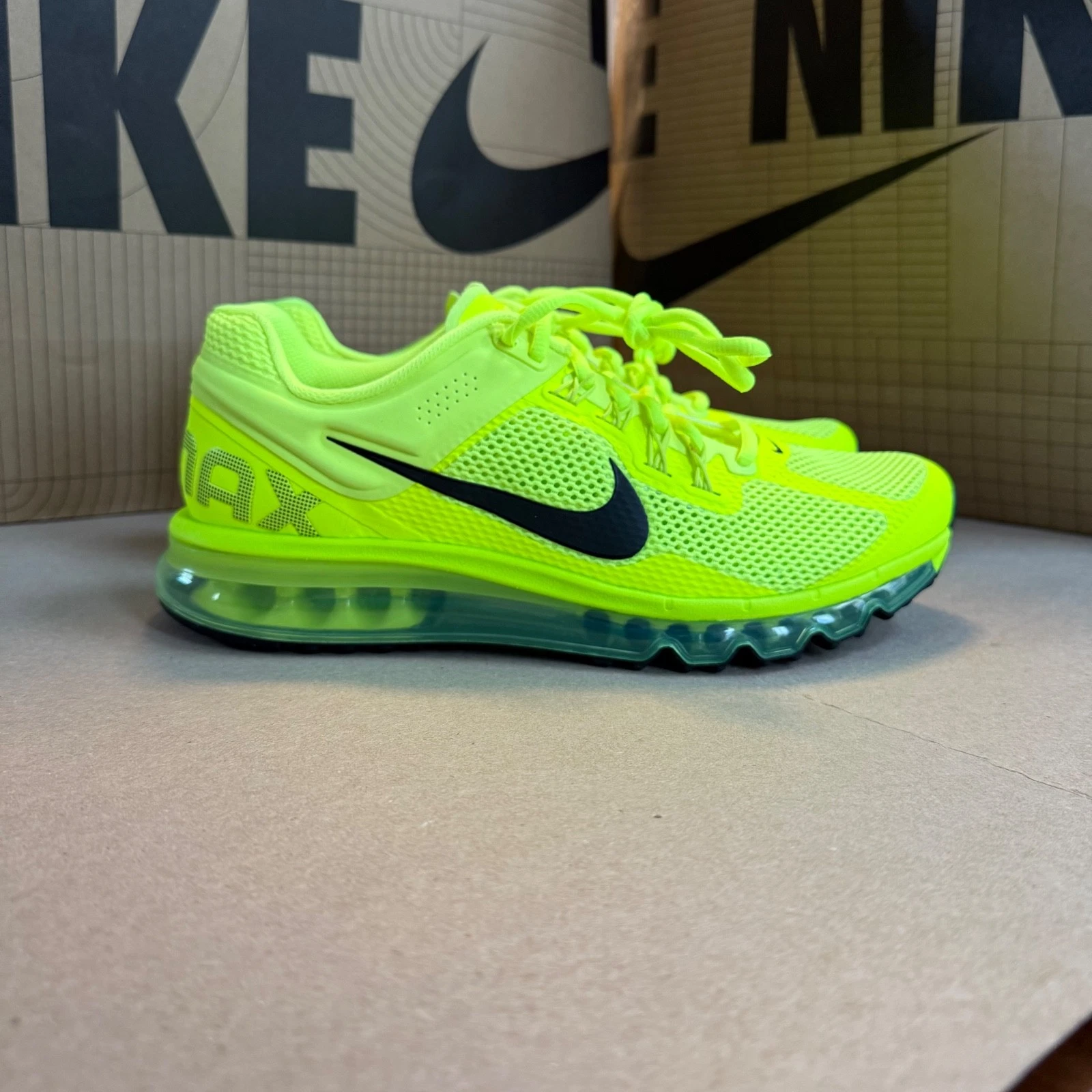 NIKE MEN'S AIR MAX 2013 HF3660 700 VOLT/BLACK CYBER SHOES