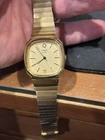 Vintage 1982 TIMEX Q Men’s 32mm/33mm DateQuartz  Gold Plated working cond