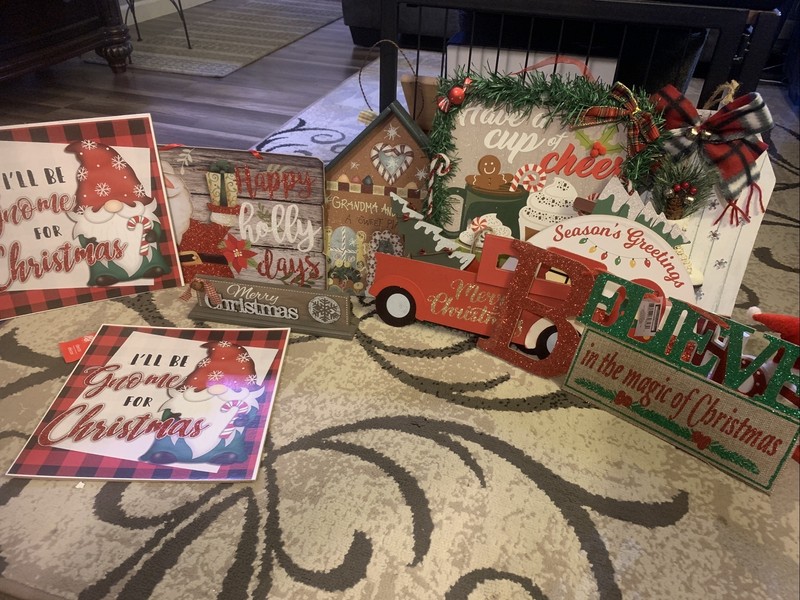 Huge Lot Of Christmas Holiday Signs New With Tags Decorative Home Decor