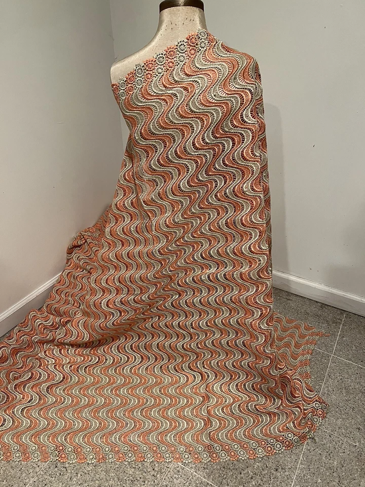 "Tela de encaje nupcial con pedrería de guipur dorado melocotón de 5 yardas de ancho 50""" Foto 2 de 4