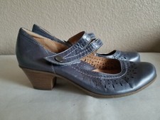 New Earth Dione leather mary jane shoes. sz9B. RT 110.