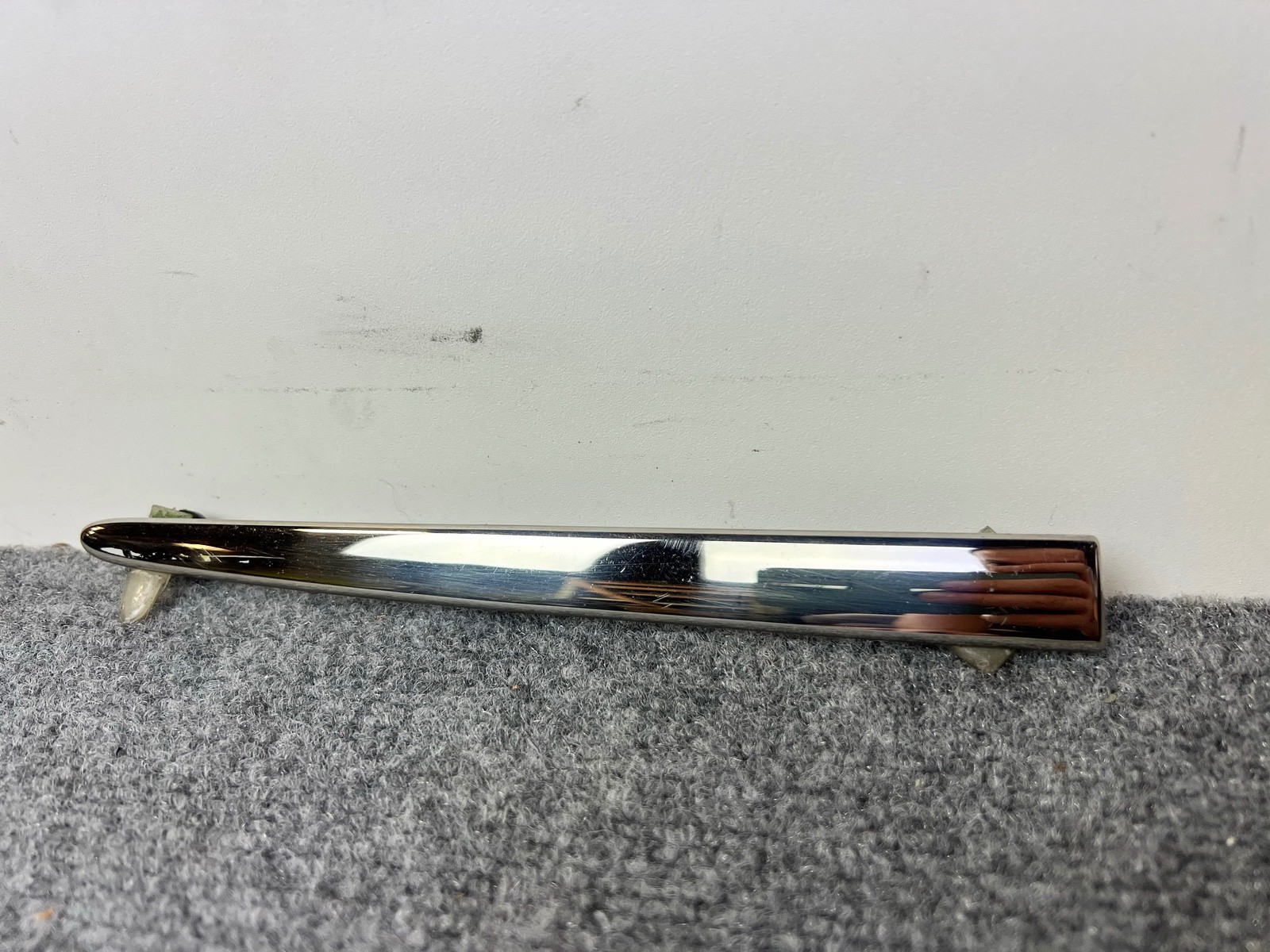 06-11 BENTLEY FLYING SPUR FRONT RIGHT PASS SIDE BUMPER MOLDING COVER PANEL OEM