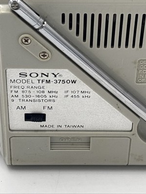 Vintage Sony Solid State 9 Transistor Radio 1970's Model TFM-3750W