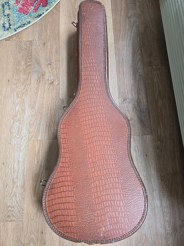 Vintage 1950’s GIBSON Alligator Chipboard Acoustic Guitar Case