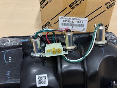8155089163 Genuine Toyota Lamp ASSY Rear Combination RH 81550