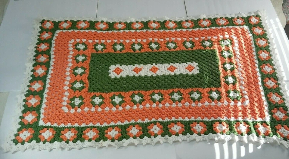 Borde cuadrado vintage de ganchillo artesanal abuela regazo afgano 47" x 31" rosa verde Foto 2 de 4