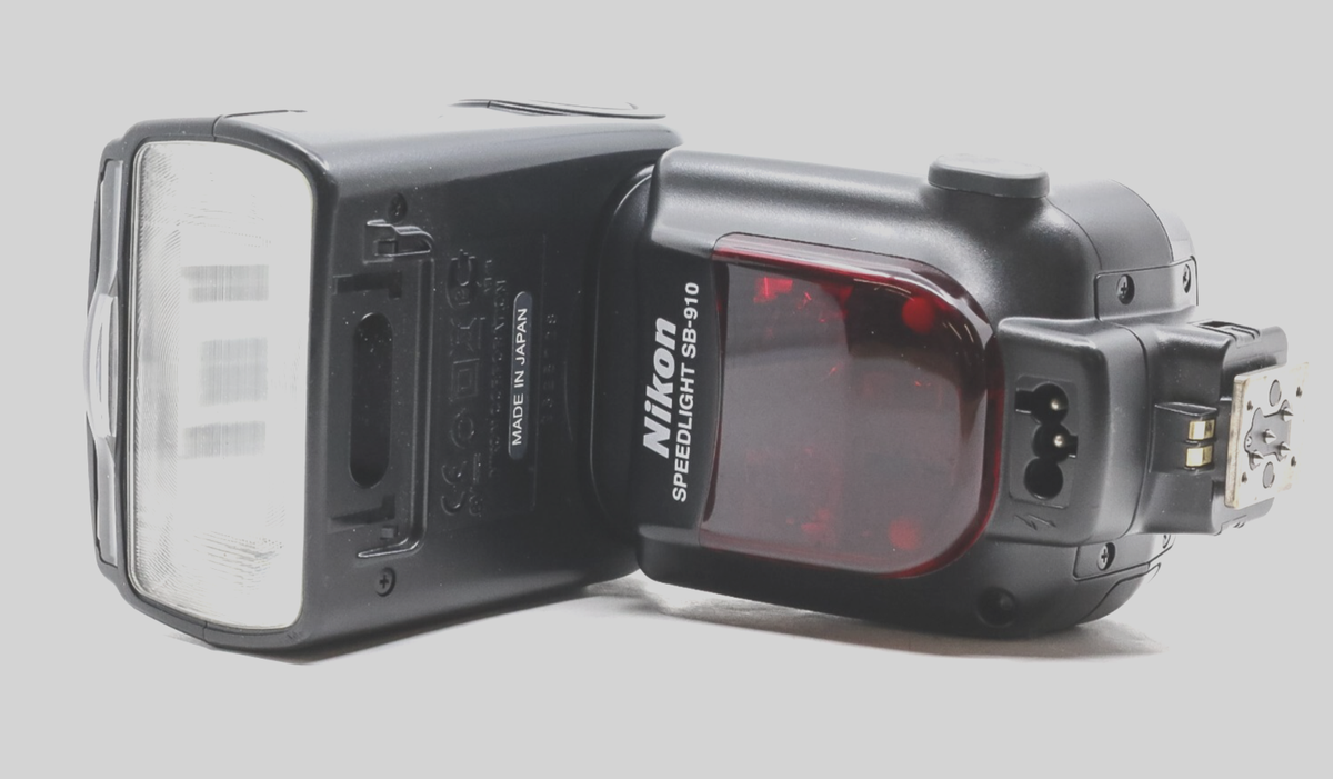 Nikon SB-910 Speedlight Flash, Excellent Condition, Case, Filters