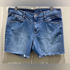 Old Navy Women  s SZ 12 Blue Medium Wash Pockets Cut Off Denim Blue Jean Shorts