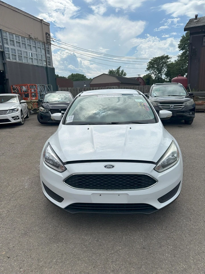 Regulador de ventana de puerta delantera derecha usado se adapta a: Ford Focus 2015 eléctrico sin Foto 2 de 4