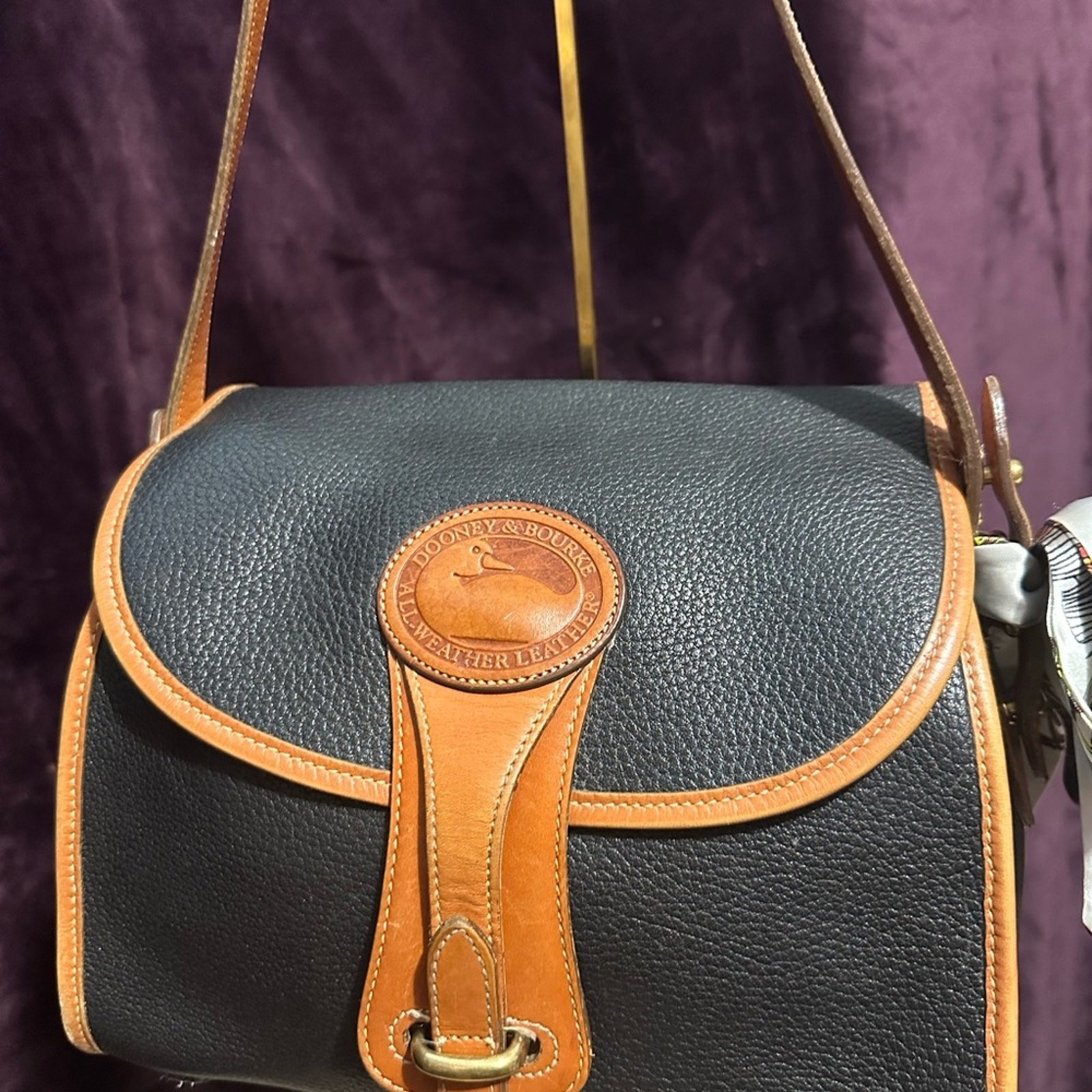 DOONEY  AND BOURKE Vintage RARE SHOULDER BAG