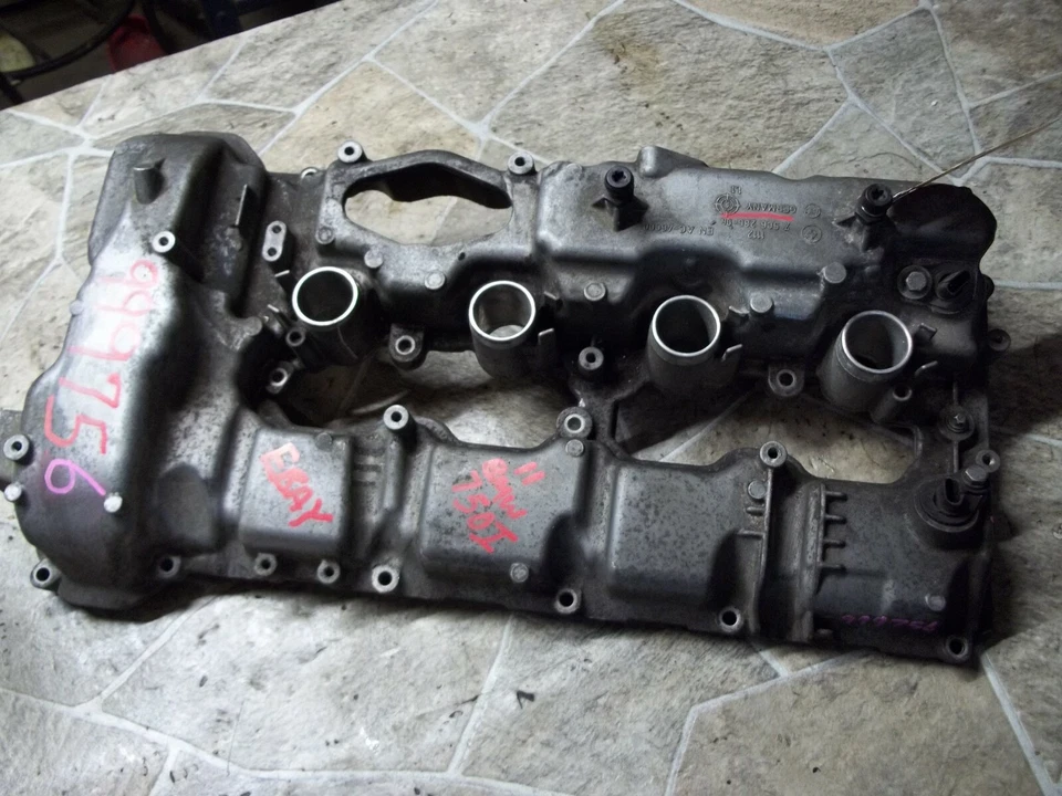 09-12 BMW SERIE 750 11-13 BMW 550I 4.4L 8 CILINDROS TURBO TAPA VÁLVULA IZQUIERDA OEM Foto 3 de 4