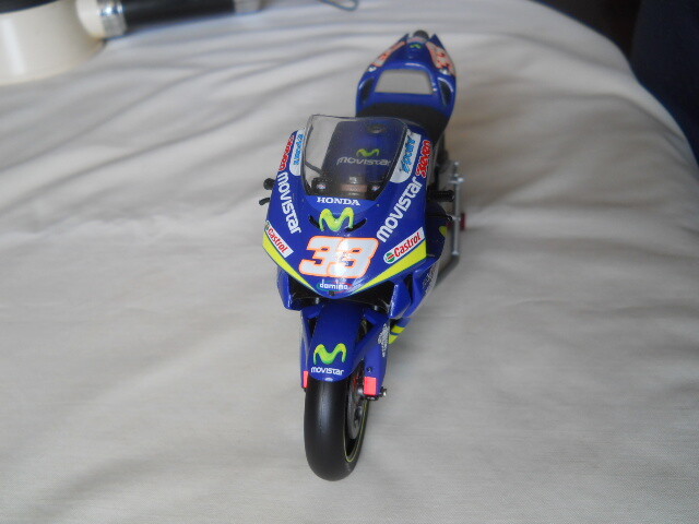 Minichamps 1/12 Honda RC211V Marco Melandri Movistar 33