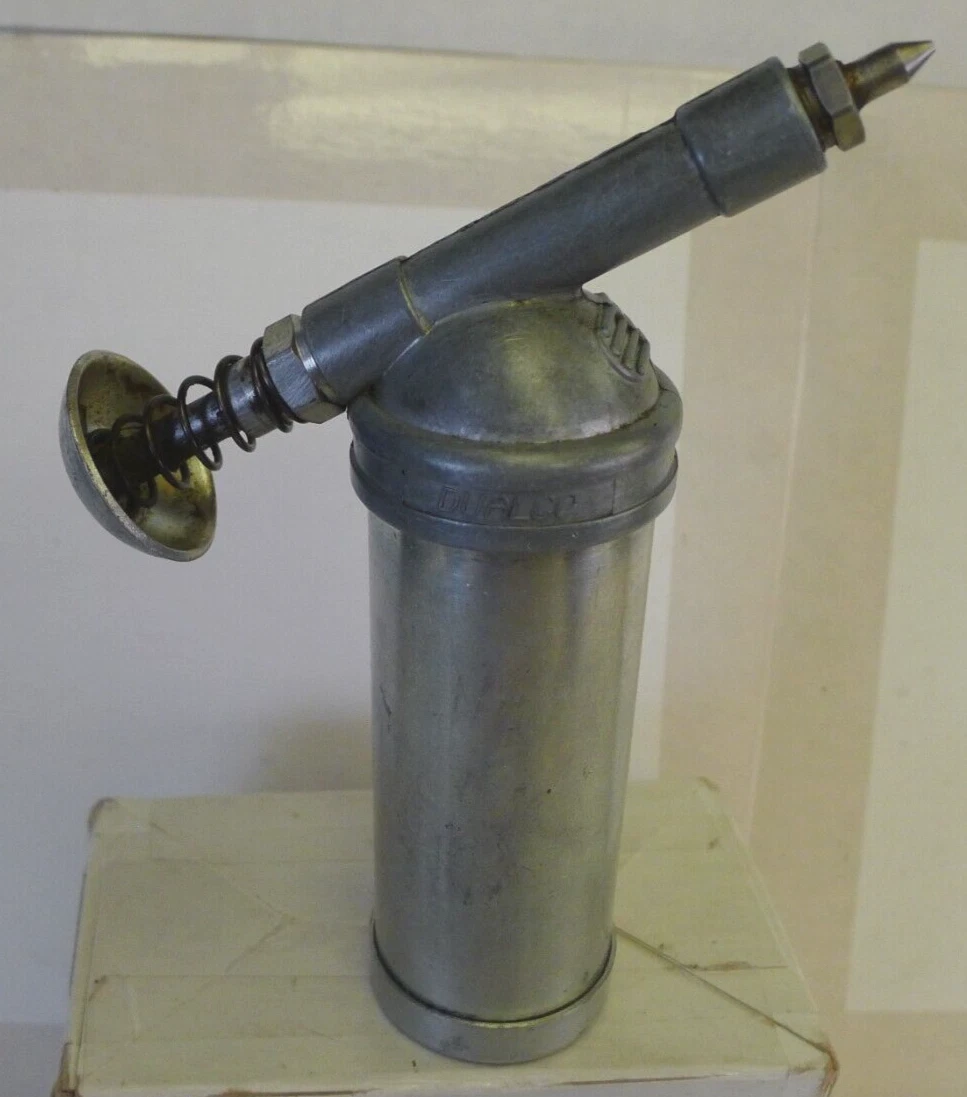 FORESTER CHAINSAW PISTOL STYLE GREASE GUN FOR HUSQVARNA