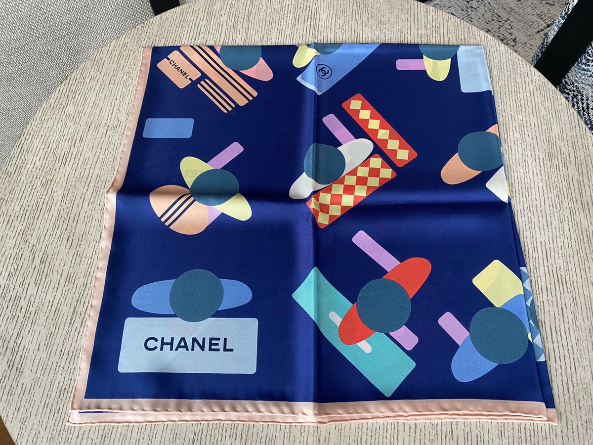 CHANEL・スカーフ CHANEL Scarf Large Size Chain Logo 100% Silk Navy Gold 88cm