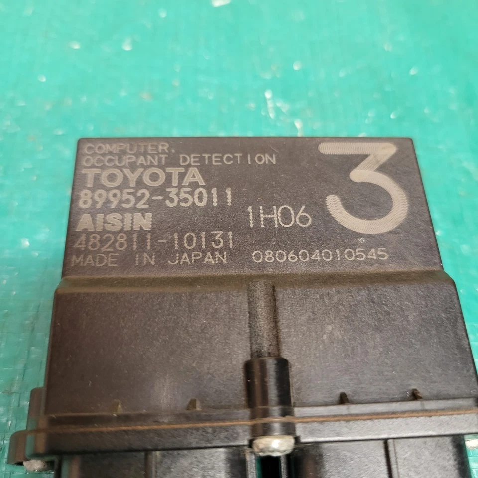 2007-2012 Toyota Yaris Computer Occupancy Detection Sensor OPDS OEM 89952-35011 - Image 4 of 4