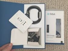 Fitbit Charge 2 - Nero con caricatore e fascia extra inclusi