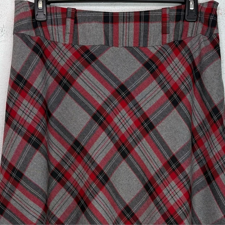 Saia East 5th Feminina 16 Xadrez Corte Viés Vermelho Cinza Tartan Dark Academia - Imagem 3 de 4