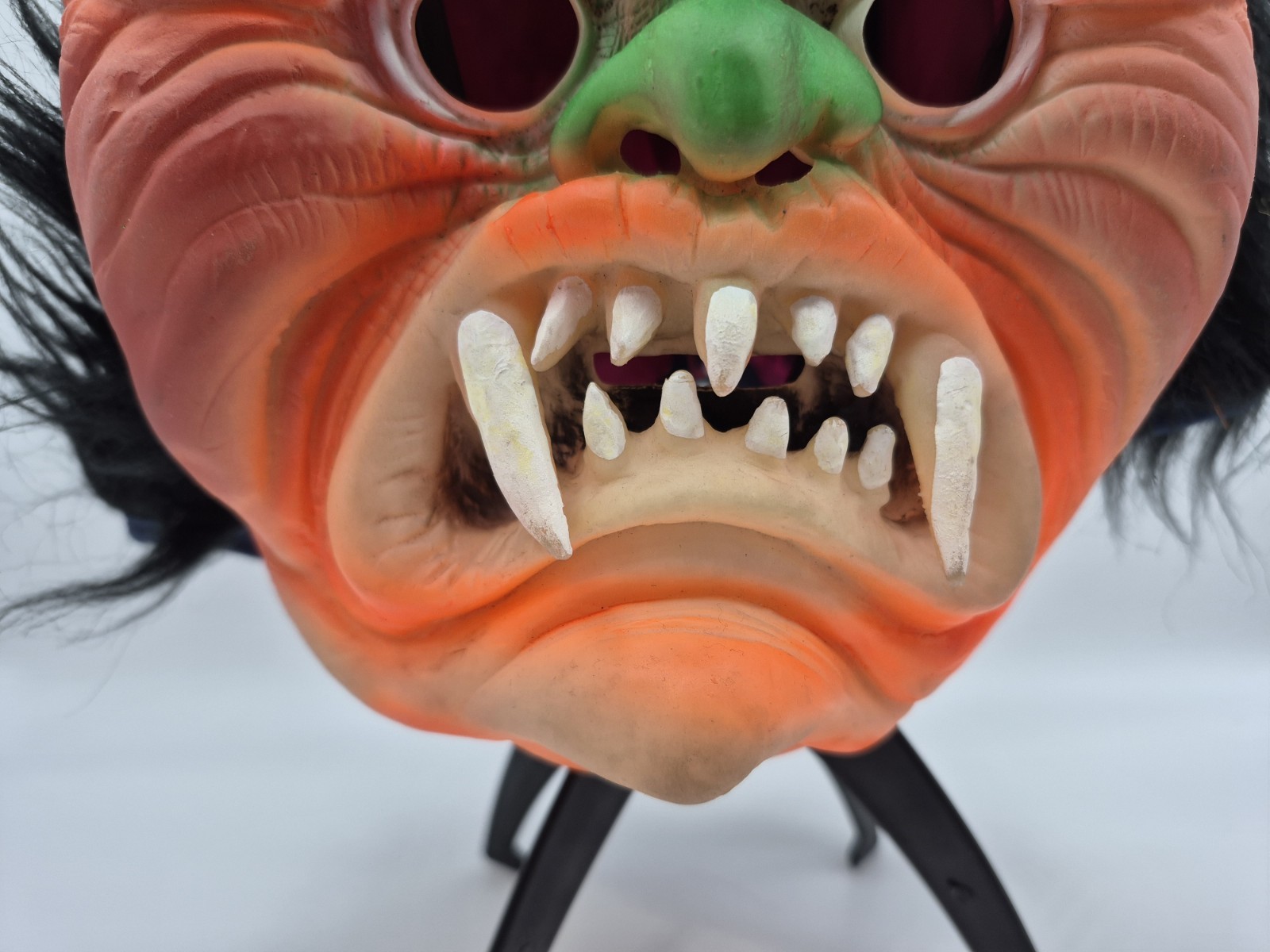 VINTAGE HALLOWEEN MASK FUN WORLD DIV. MADE IN TAIWAN B8