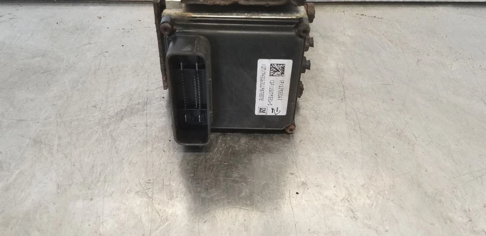 08 MONTAJE BOMBA ABS CHEVY TRAILBLAZER SS 6,0 L 15933163 Foto 2 de 4