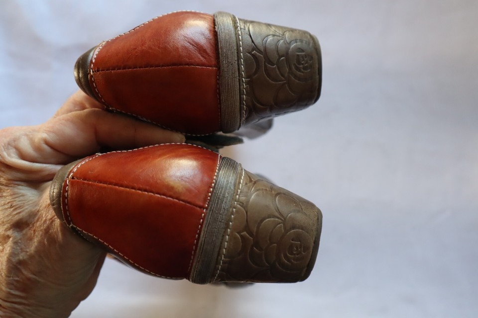 Brown L'Artiste Spring Step Caliko Grym Mary Jane Pumps 38 US 7.5 8