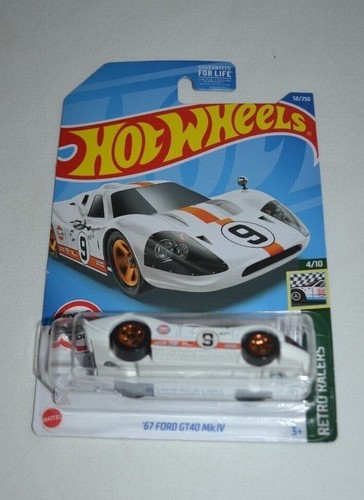HOT WHEELS 2022 RETRO RACERS 4/10 - ' 67 FORD GT40 MK.IV GULF WHITE - Picture 2 of 6