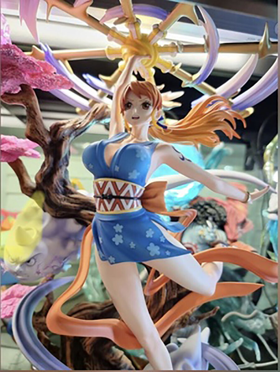 JUNJI ITO STUDIO Tomie Kawakami Statue peinte en résine GK à l'échelle
