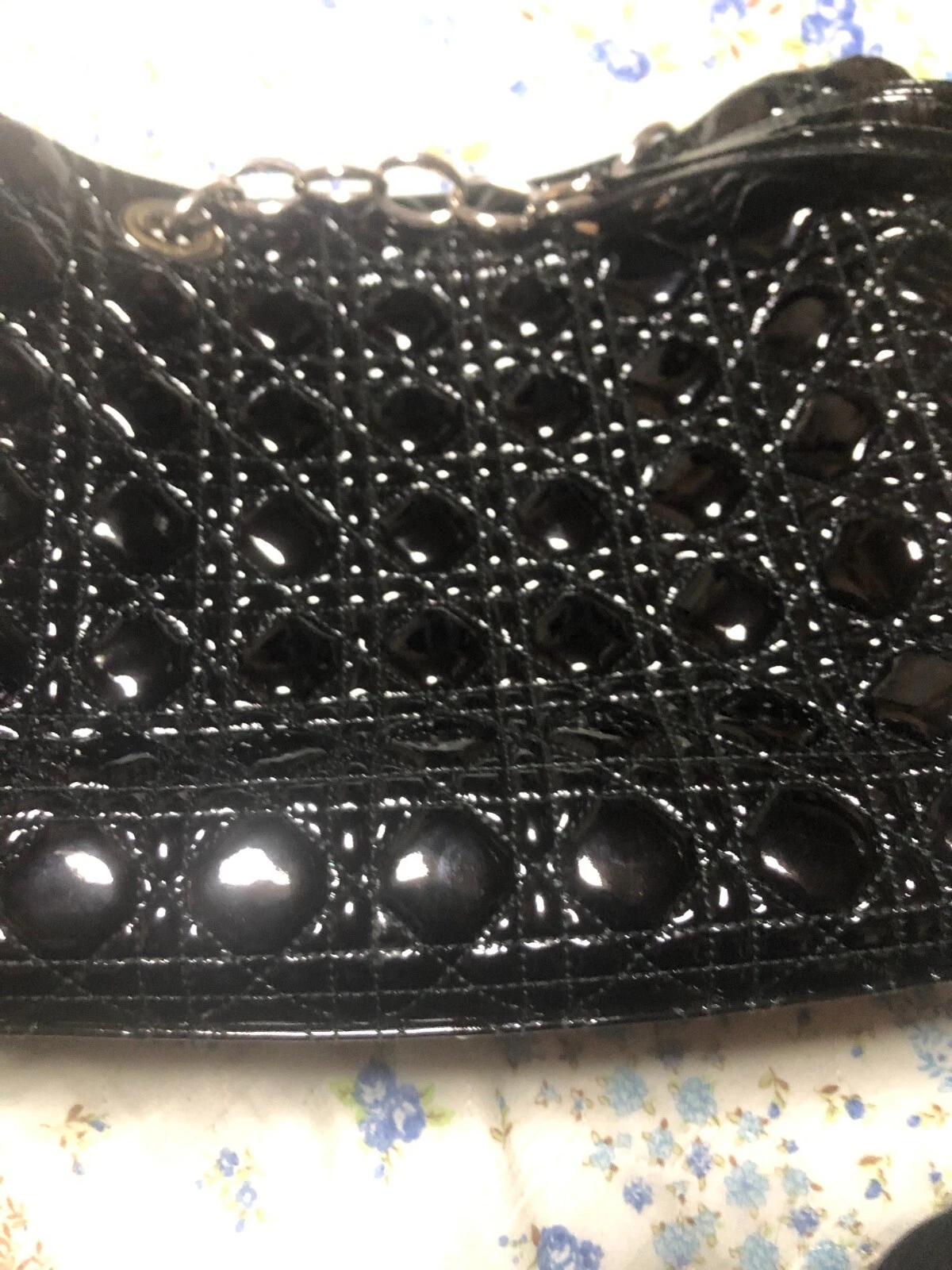 Sac à main chaîne en cuir matelassé verni Lady Dior noir du Japon Occasion