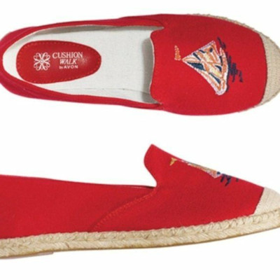 Avon Sailboat Espadrilles slip on shoes womens size 9 new Red nautical cushion