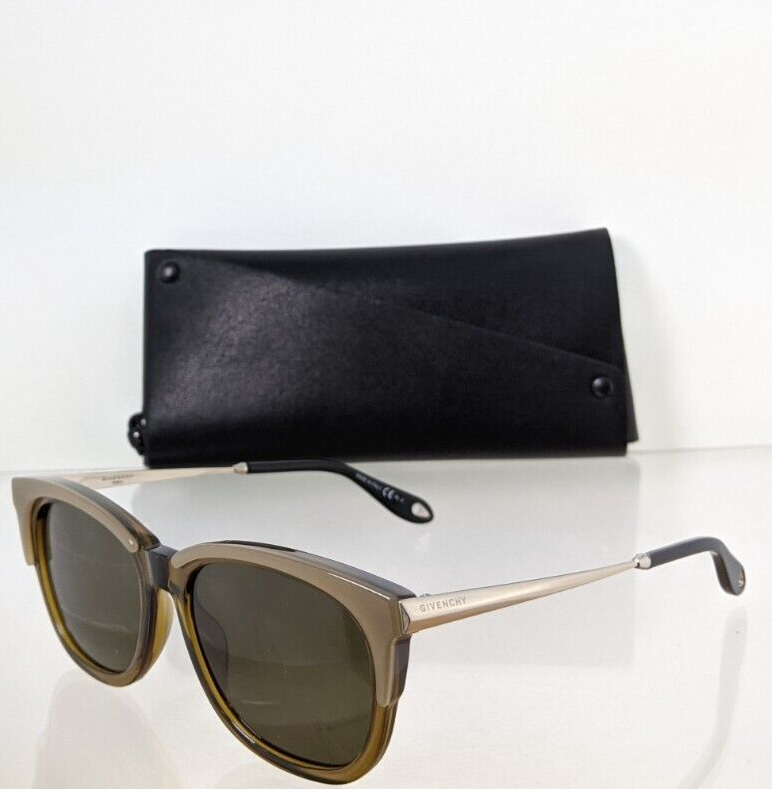 Brand New Authentic GIVENCHY GV 7072/S Sunglasses C1E70 7072  display picture 2