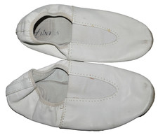 LIBERTIES SIZE 6 M WHITE LEATHER BALLET DANCE SLIP-ON SHOES