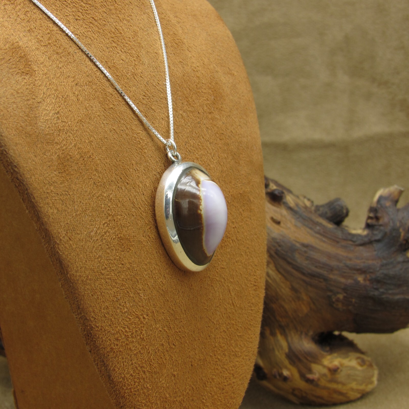 Vintage Sterling Silver Conch Shell Necklace - image 3