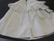 ancien manteau cape en coton de baptême - poupée, incrustations de dentelles