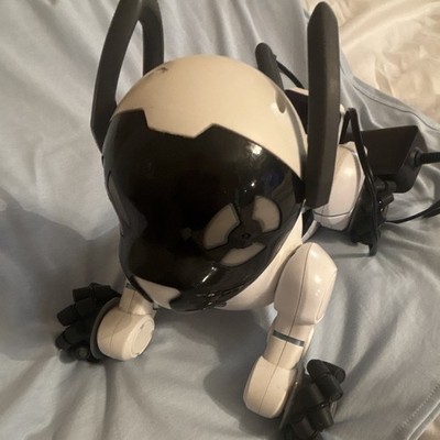 WowWee dog Robot Chip) w/ Charger Dock Base & Power Adapter