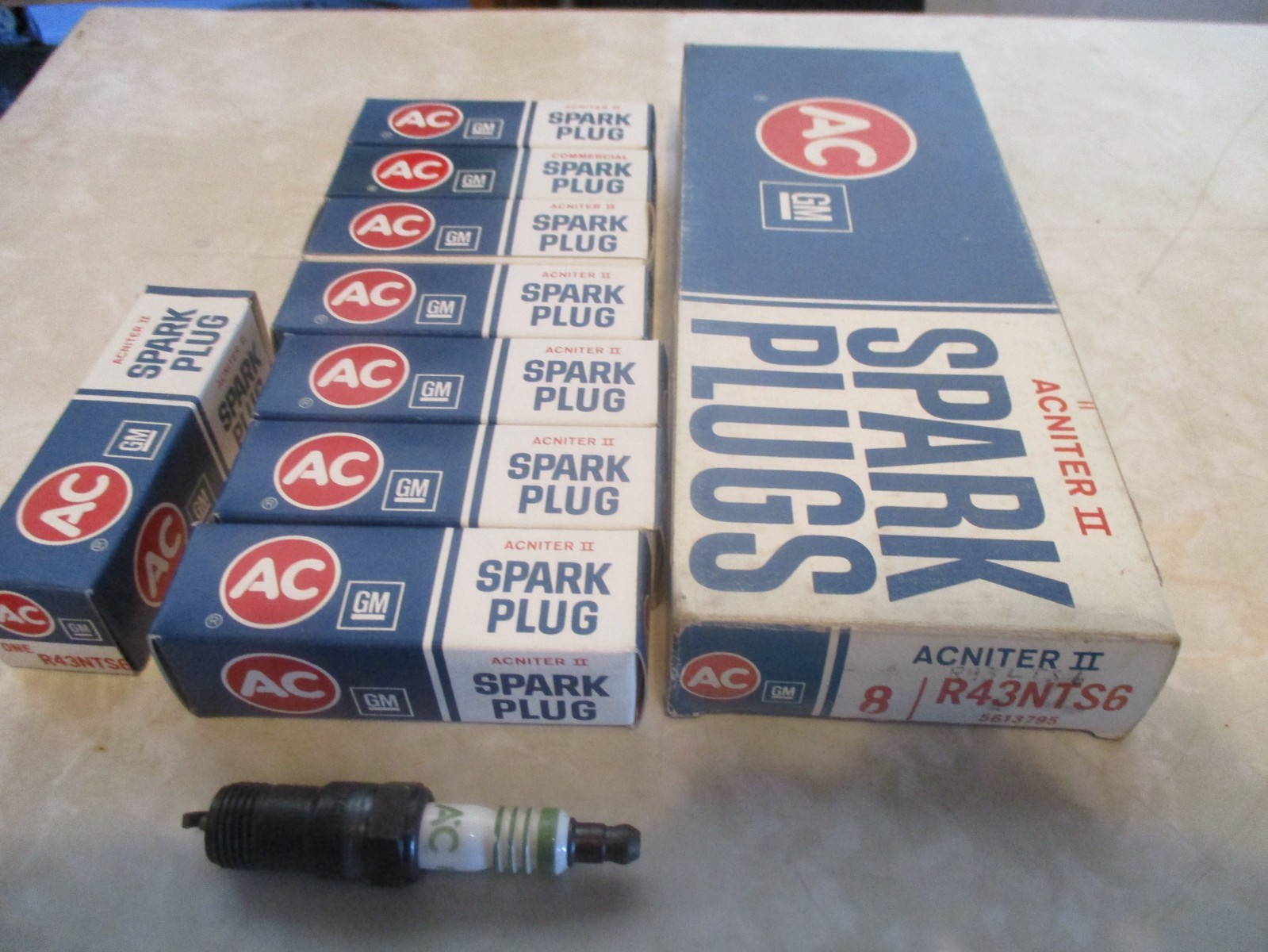 8 AC DELCO R43NTS6 Spark Plugs