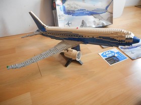 LEGO Boeing 787 Dreamliner with Box (Lego No: 10177)