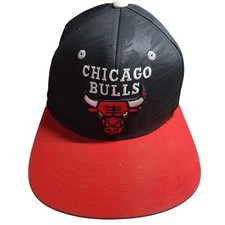 NBA Chicago Bulls Basketball YOUTH Red  Black Snapback Hat KIDS Cap