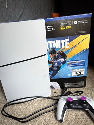 Sony PS5 Digital Edition 825GB White/Black Fortnite Bundle 4K HDR HDMI