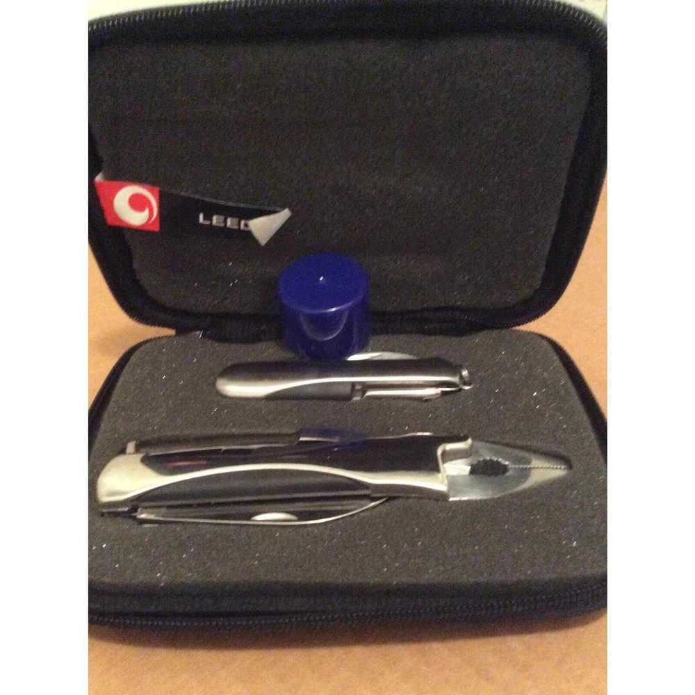 Multi-Tool Lot and case: Chrome Multi-Tools in Black Zippered Case