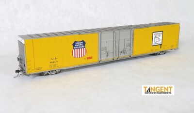 TANGENT HO Greenville 86' Double Plug Door Box Car 25033 UP 'Original 1969'