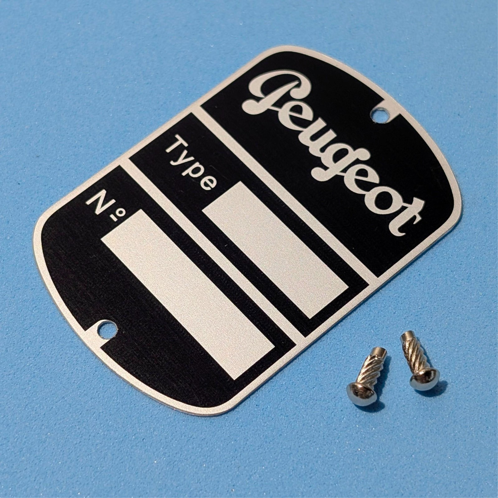 Plaque constructeur Peugeot pour contrôle technique de voiture ancienne avec rivets SIM