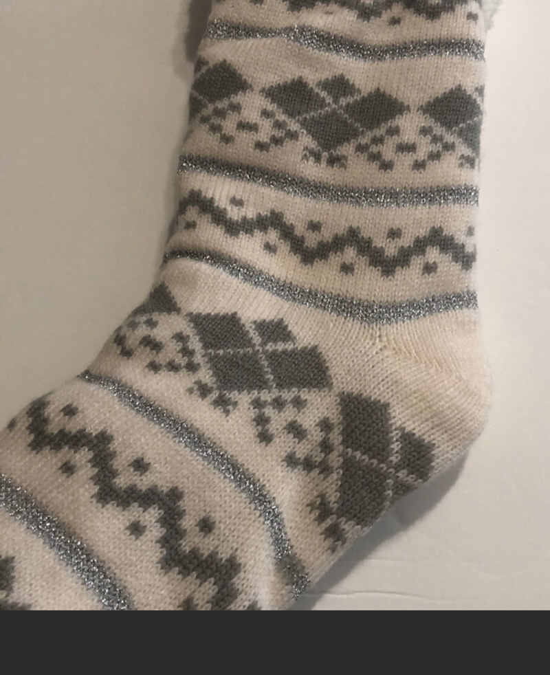 SAOLA Calzini sherpa Daisy Fuentes caldi fuzzy calzini pantofole con suola gripper.