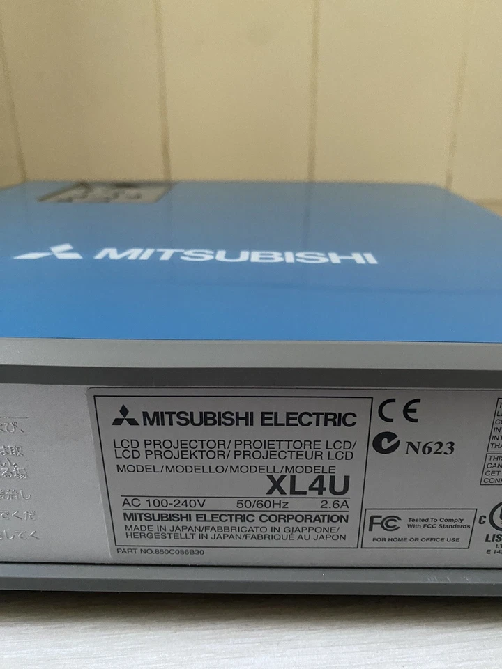 Proyector Mitsubishi XL4U ColorView - Imagen 3 de 4