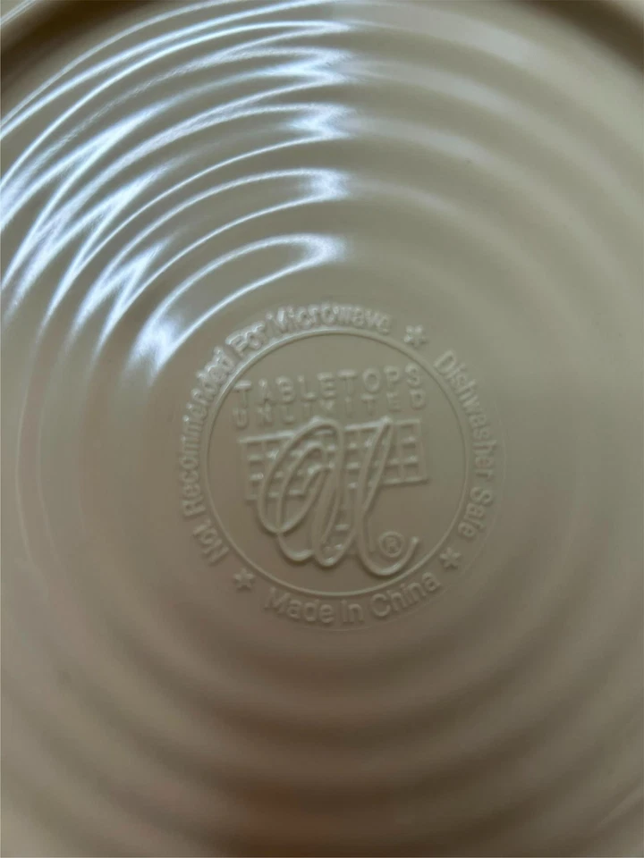 4)  TABLETOPS UNLIMITED DINNER PLATES  BAHAMAS  2 STONEWARE / 2 MELAMINE - Image 2 of 3