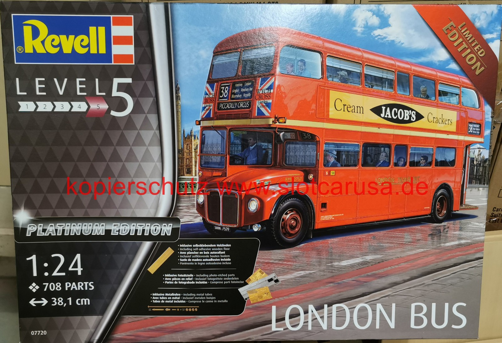 Revell 07720 1:24 London Bus Model Kit - Image 3