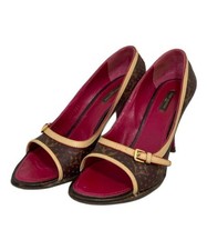 LOUIS VUITTON          High heel sandals brown