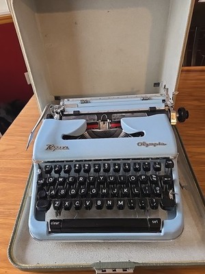 Vintage Olympia SM4 De Luxe Typewriter Blue Pica Font Working w/ Case Germany