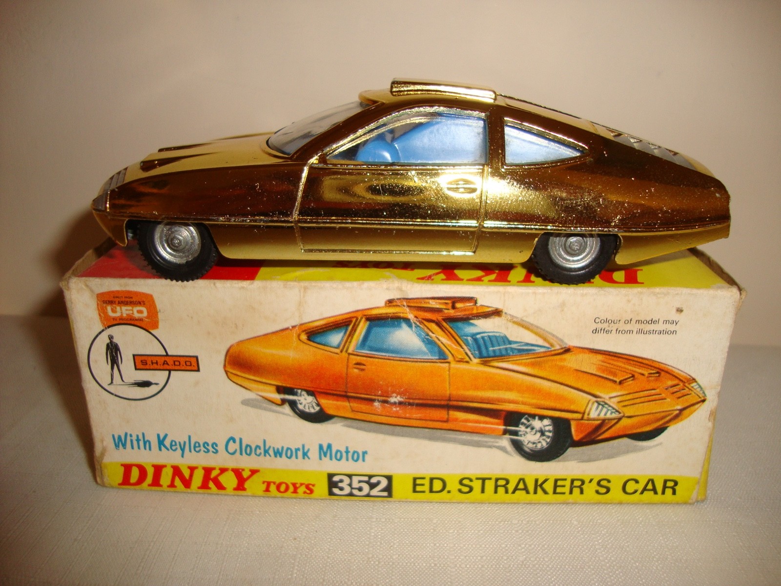 Dinky 352, Ed Strakers Car - Free Price Guide & Review