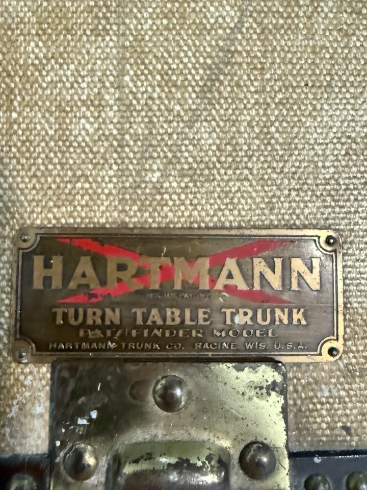 Armario de viaje Hartmann Trunk Company años 20 con cojín superior Foto 2 de 4
