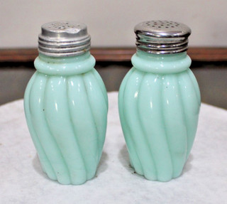PAIR OF ANTIQUE EAPG BLUE/GREEN OPAQUE SWIRL PATTERN RING NECK SHAKERS