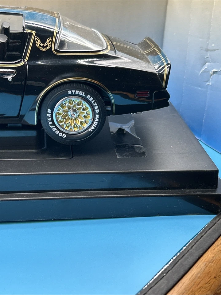 ERTL American Muscle 1977 Smokey And The Bandit Trans Am 1/18 - Image 4 of 4